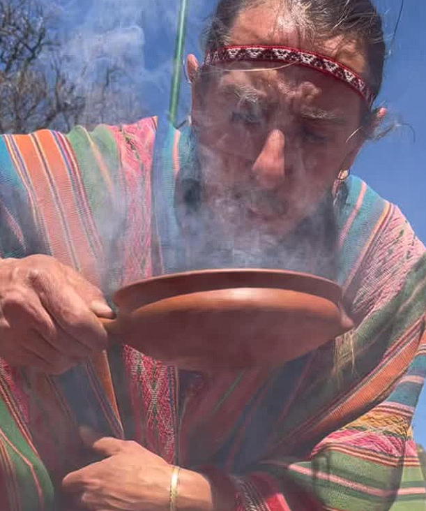 Lee más sobre el artículo ¿Porqué nos sahumamos en Agosto?
